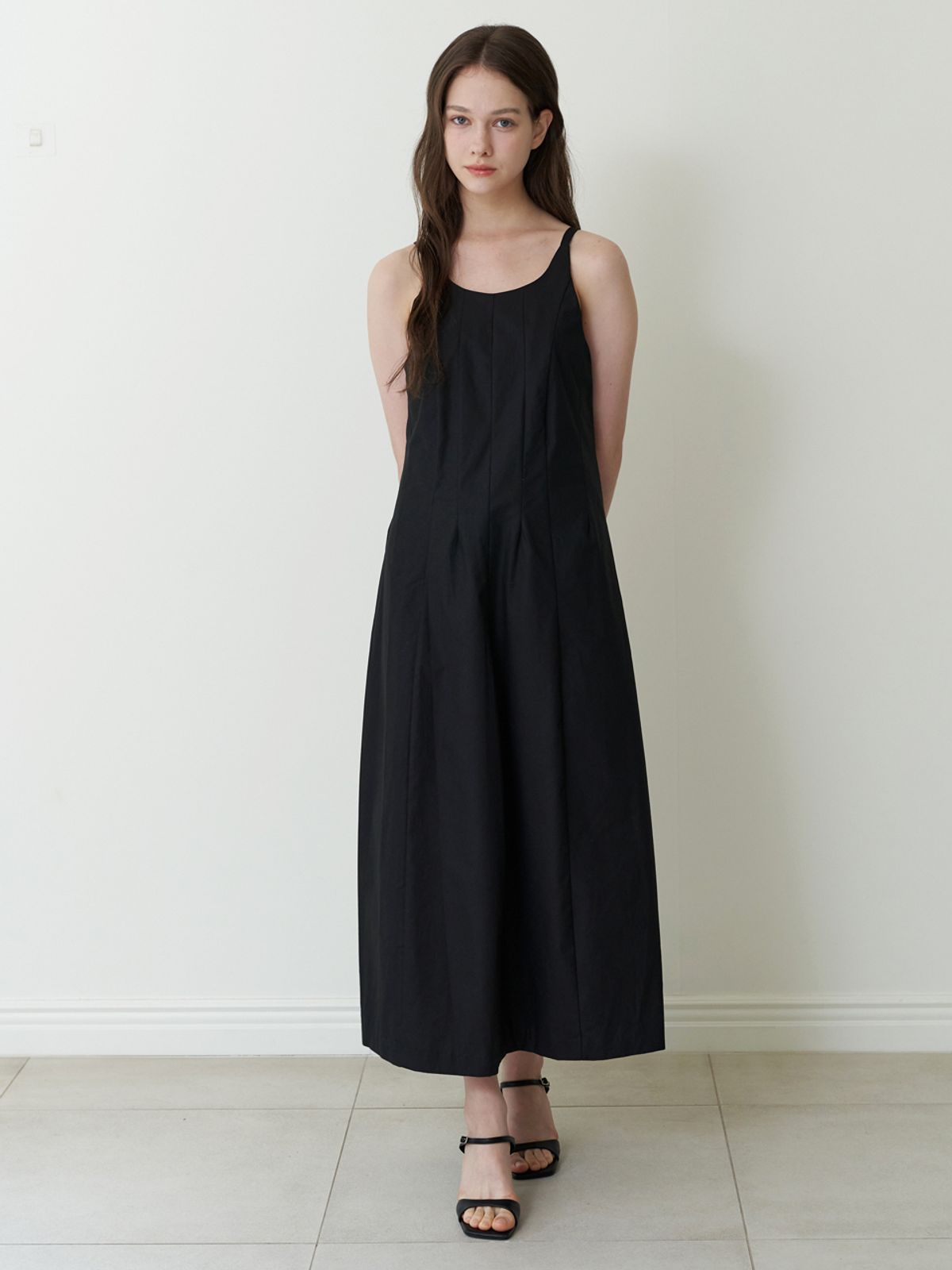 카인더베이비(KINDABABY) semi halter long dress - black