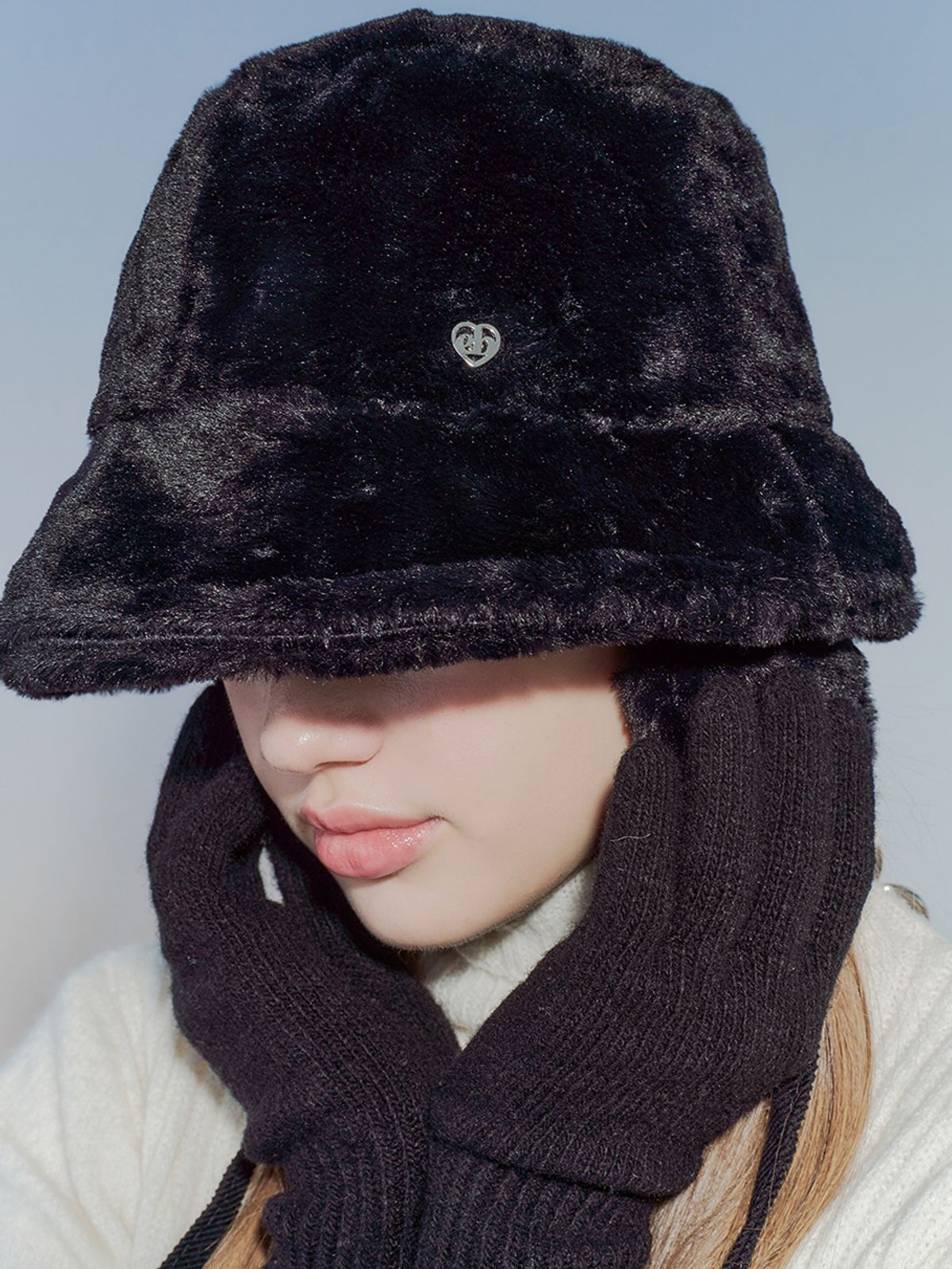 앵브록스(ENGBROX) heart point fluffy bucket hat_black