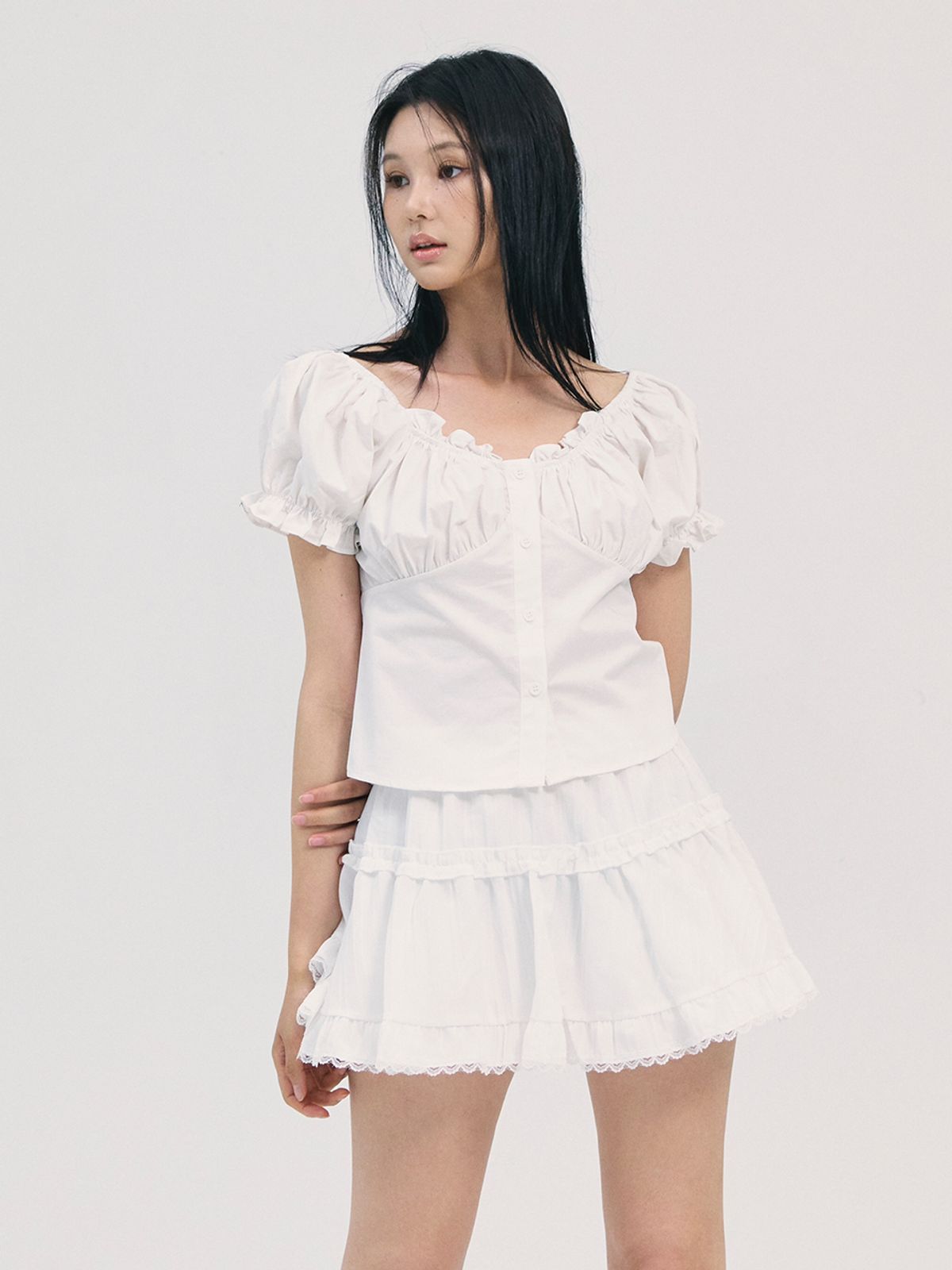 비에이블투(B ABLE TWO) noa shirring blouse-white
