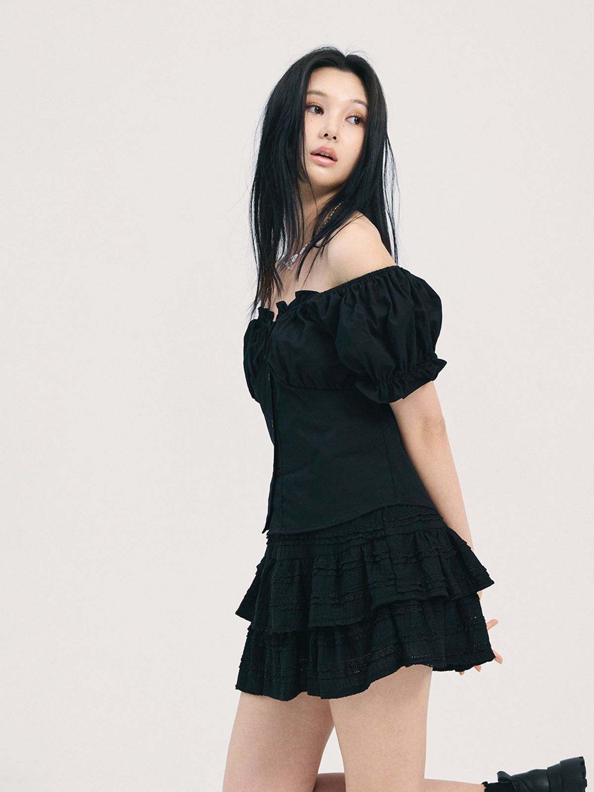 비에이블투(B ABLE TWO) noa shirring blouse-black