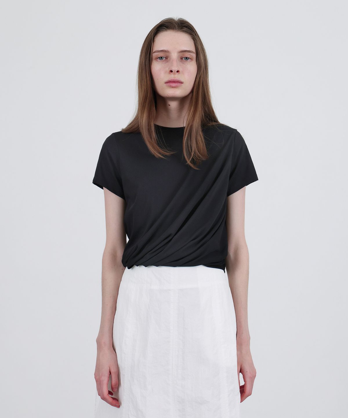 르바(LEVAR) Balloon Cropped T-shirt  - Black