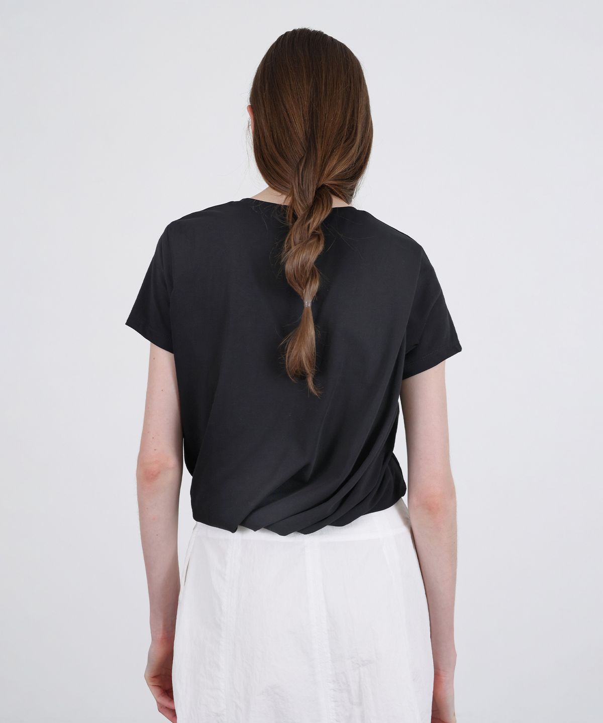 르바(LEVAR) Balloon Cropped T-shirt  - Black