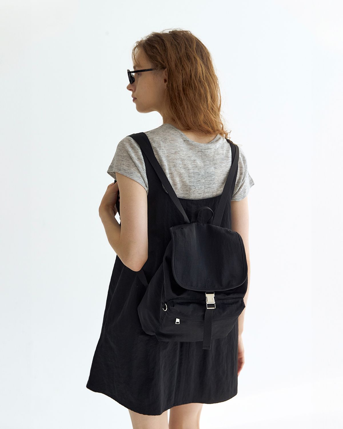 베이(VEY) Mini Flap Backpack (Black)