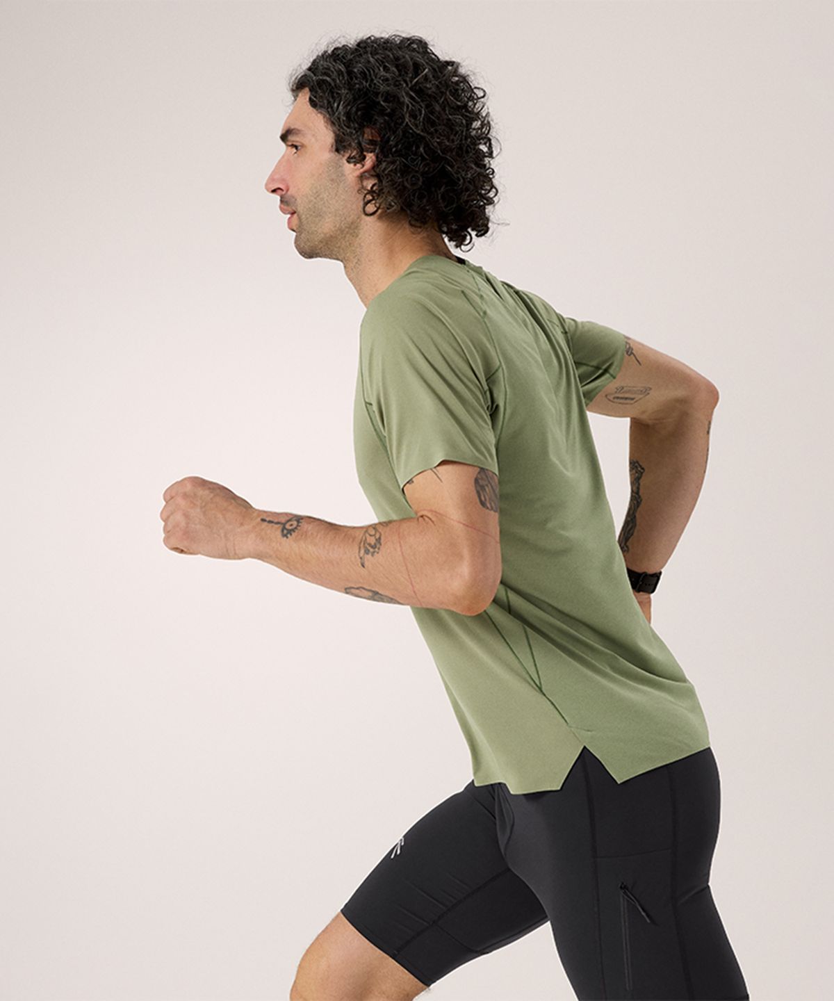 아크테릭스(ARCTERYX) 노반 다운워드 로고 SS 남성 - CHLORIS / ATOSMX7735