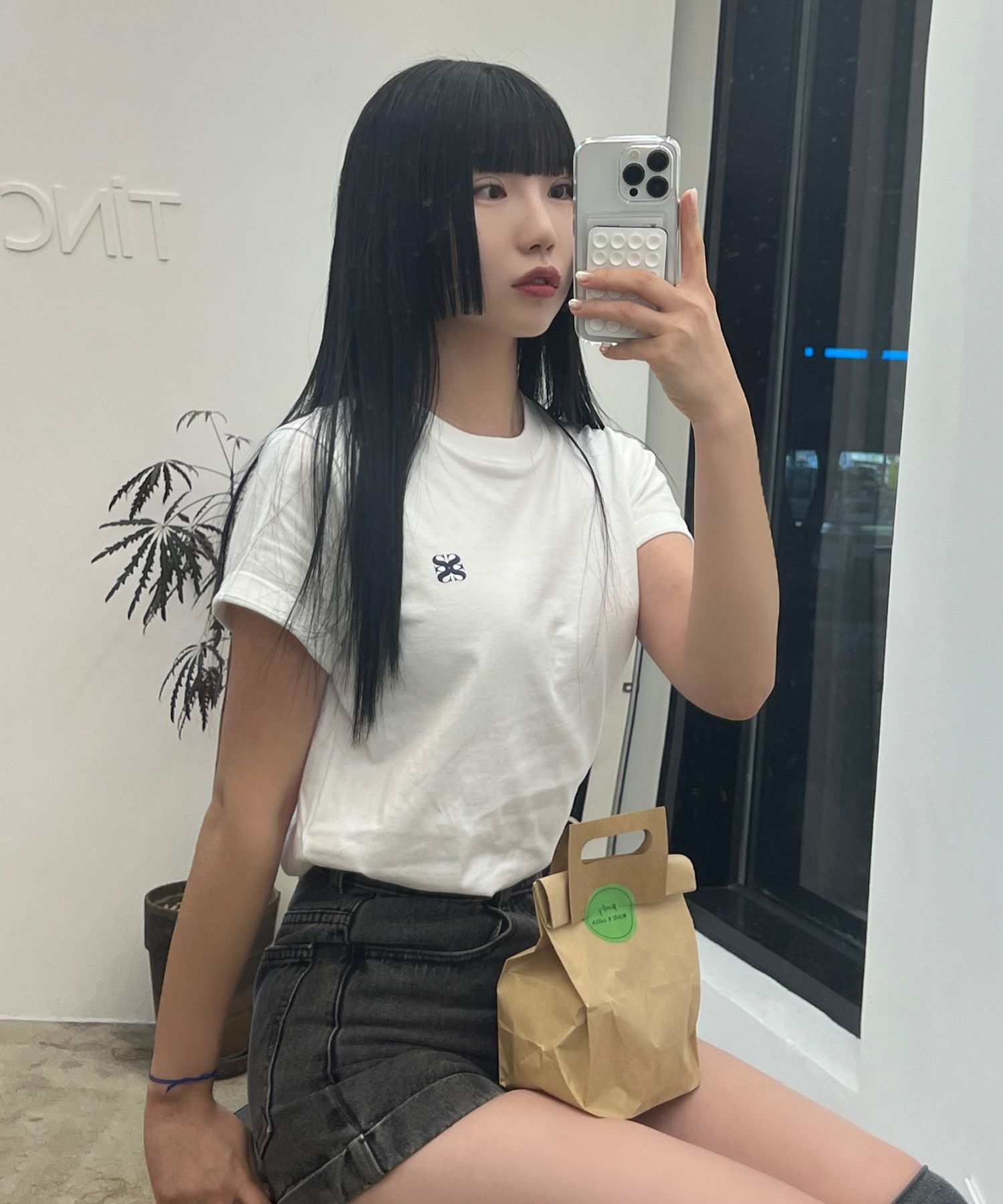 ★SATUR★ Small Logo Print Short Sleeve T-Shirt 2COLOR SA242 MUSINSA | SATUR Small logo printing short sleeve t-shirt 2COLOR
