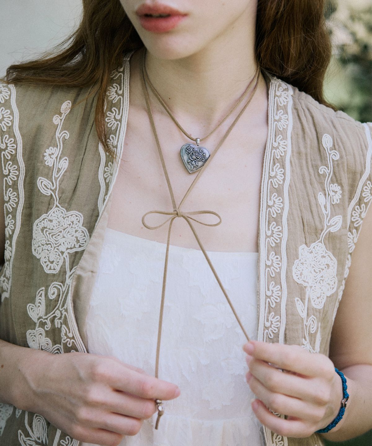 메리모티브(MERRYMOTIVE) Antique heart pendant with suede necklace