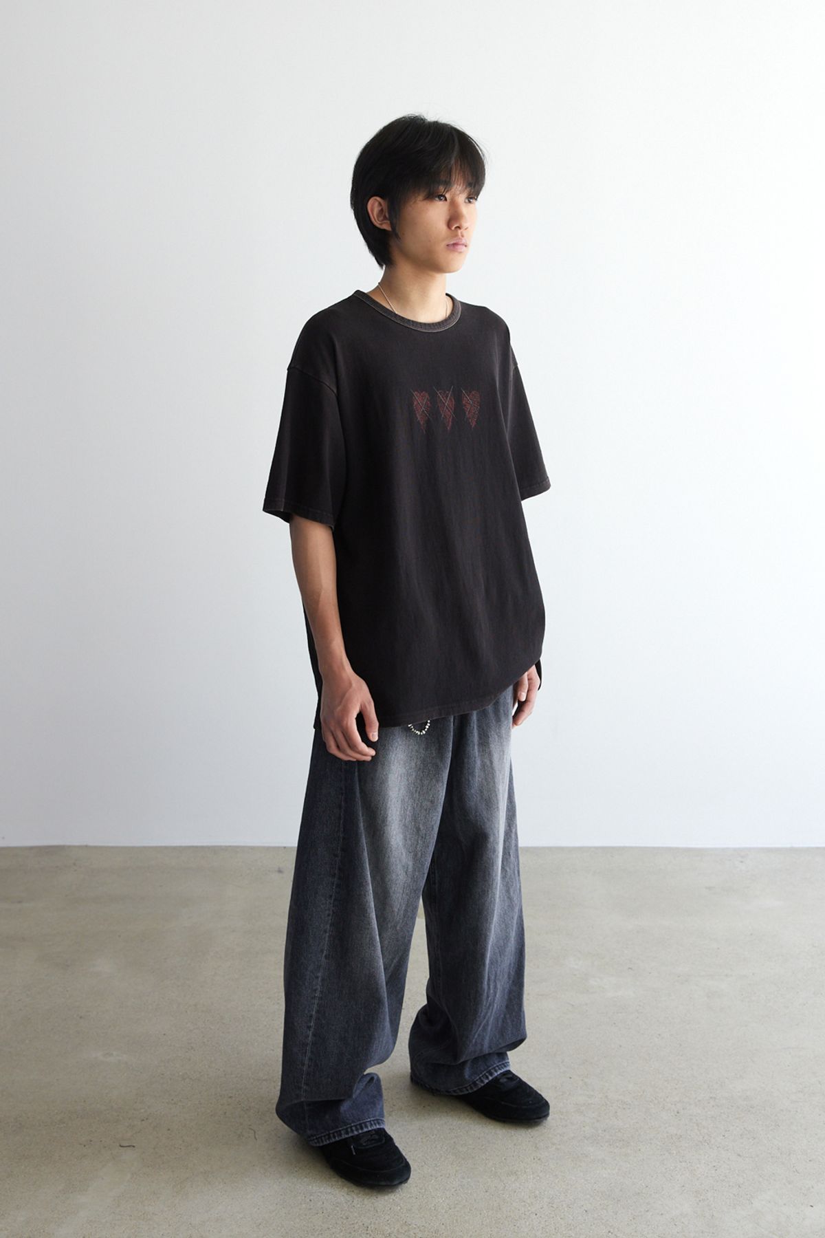 해칭룸(HATCHINGROOM) VTG Cartoon Heart Tee Washed Black