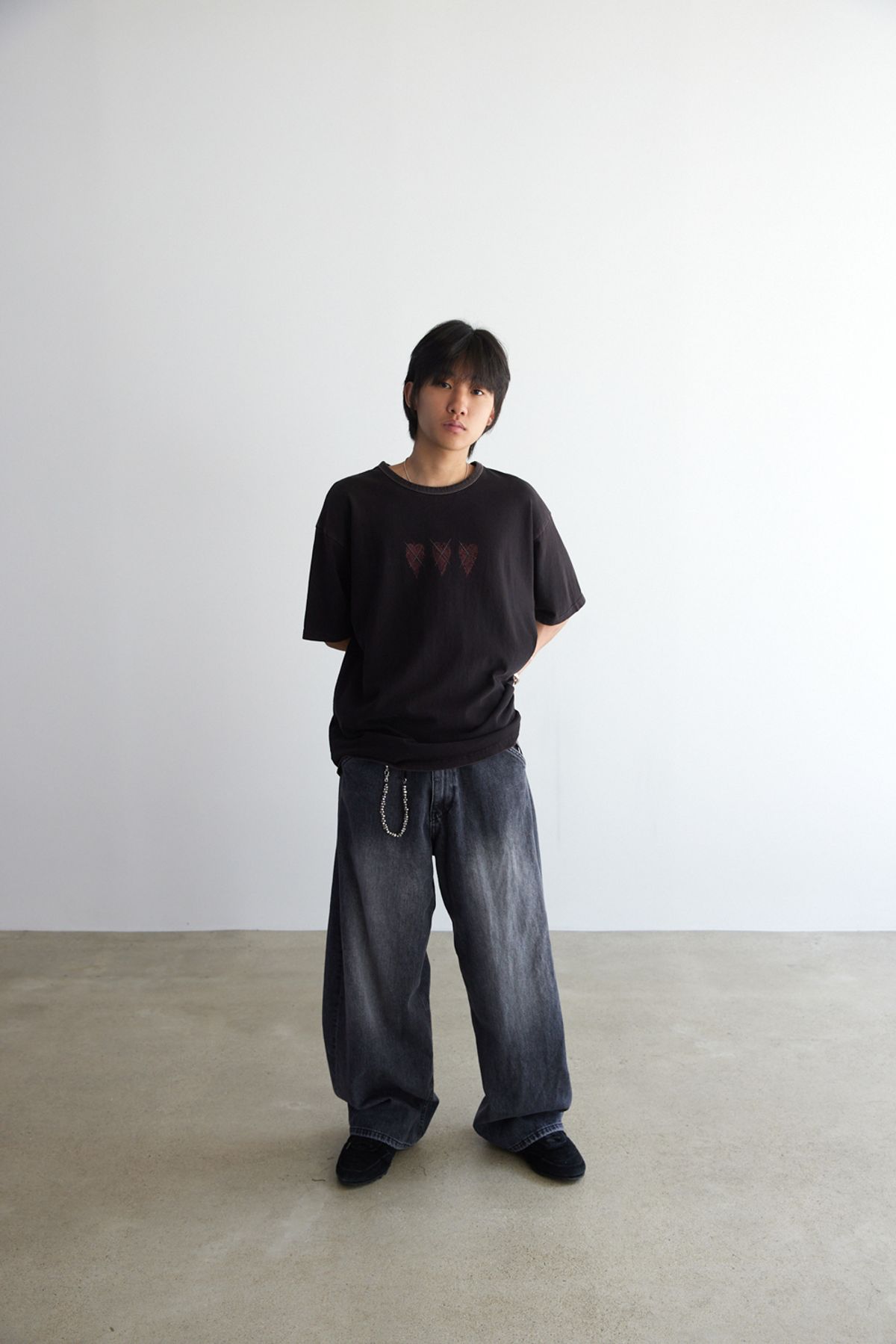 해칭룸(HATCHINGROOM) VTG Cartoon Heart Tee Washed Black