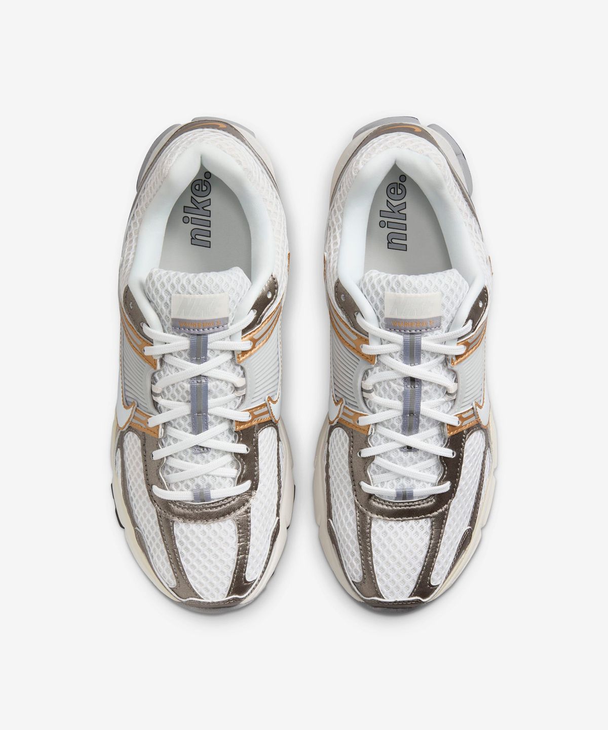 나이키(NIKE) 줌 보메로 5 M - 플래티넘 틴트:메탈릭 퓨터:메탈릭 골드:화이트 / HJ7247-099