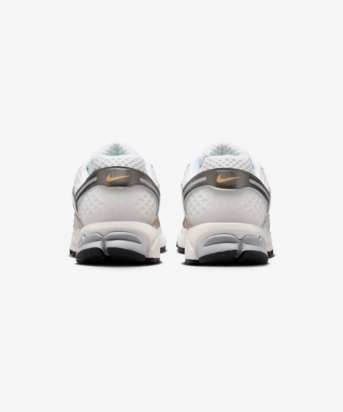 나이키(NIKE) 줌 보메로 5 M - 플래티넘 틴트:메탈릭 퓨터:메탈릭 골드:화이트 / HJ7247-099
