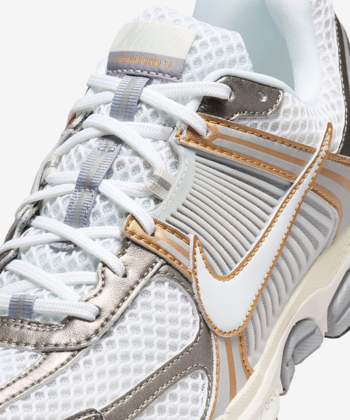 나이키(NIKE) 줌 보메로 5 M - 플래티넘 틴트:메탈릭 퓨터:메탈릭 골드:화이트 / HJ7247-099