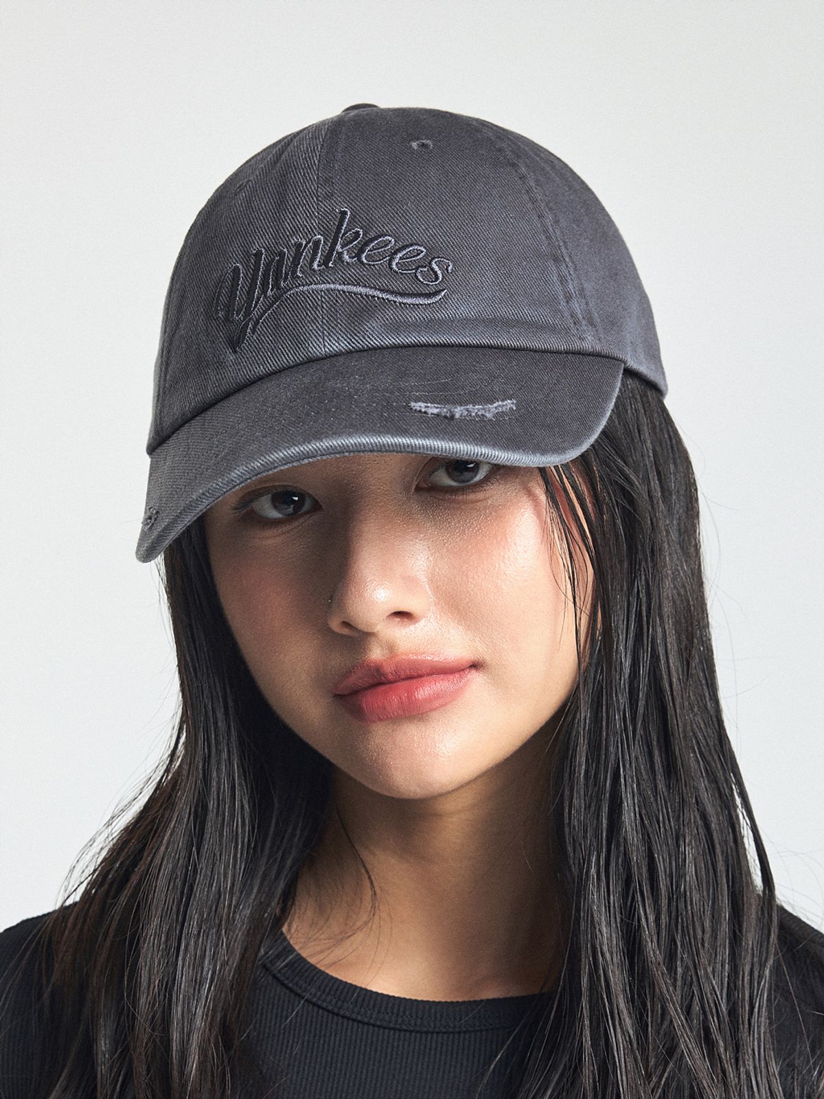 엠엘비(MLB) 빈티지 컬시브 언스트럭쳐 볼캡 NY (Charcoal Grey)