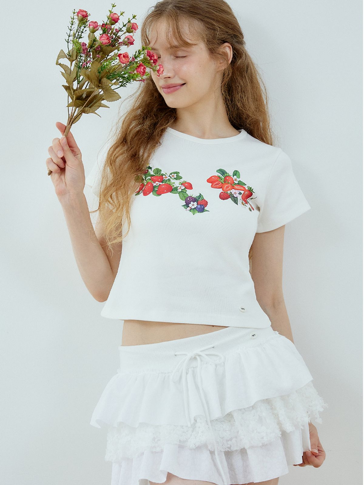 더블힙스(HHIPS) 딸기 베이비핏 반팔티(아이보리)