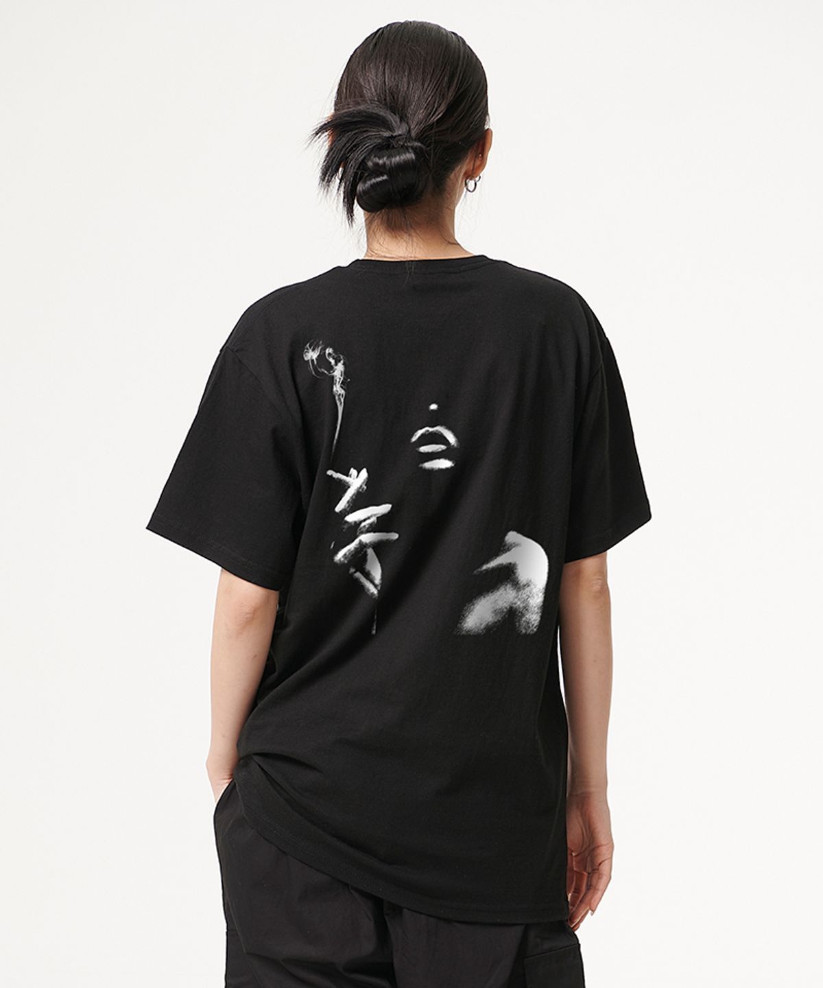 아티스트웨어(ARTISTWEAR) [ATW] 스모크 반팔티