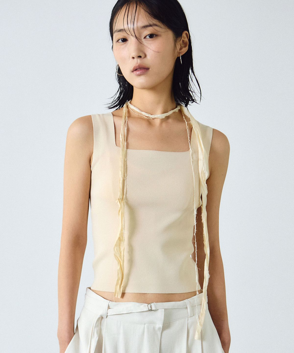 닉앤니콜(NICK&NICOLE) CROP SQUARE NECK KNIT SLEEVELESS_3 COLOR