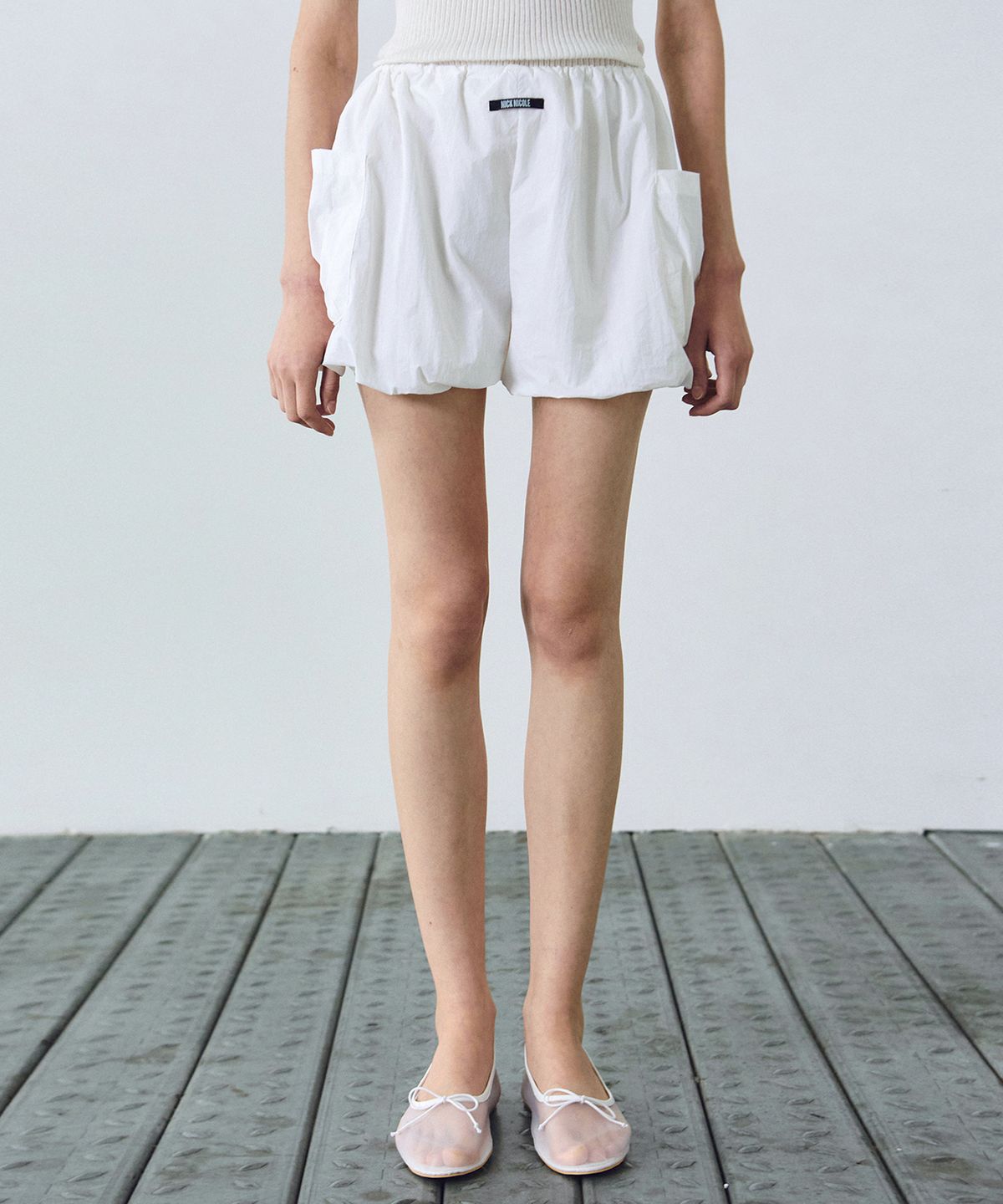 닉앤니콜(NICK&NICOLE) MINIMAL LABEL CARGO SHORT PANTS_IVORY
