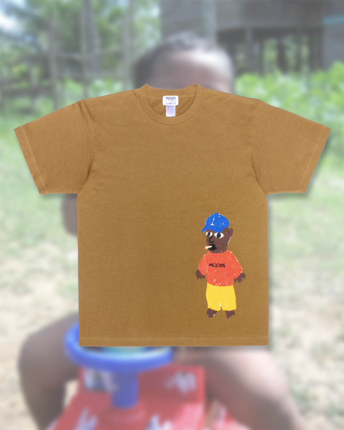 미디엄스(MEDIUMS) Cigarette Man Tee - Caramel (담배 아저씨 티셔츠)