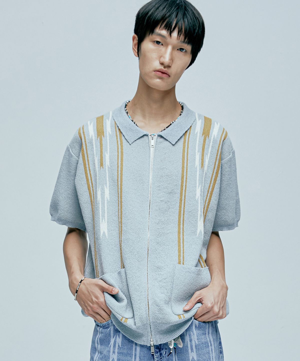 케이엔드(KND) 나바호 부클 니트 하프 가디건 커낼 블루