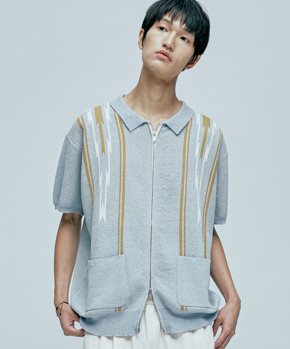 케이엔드(KND) 나바호 부클 니트 하프 가디건 커낼 블루