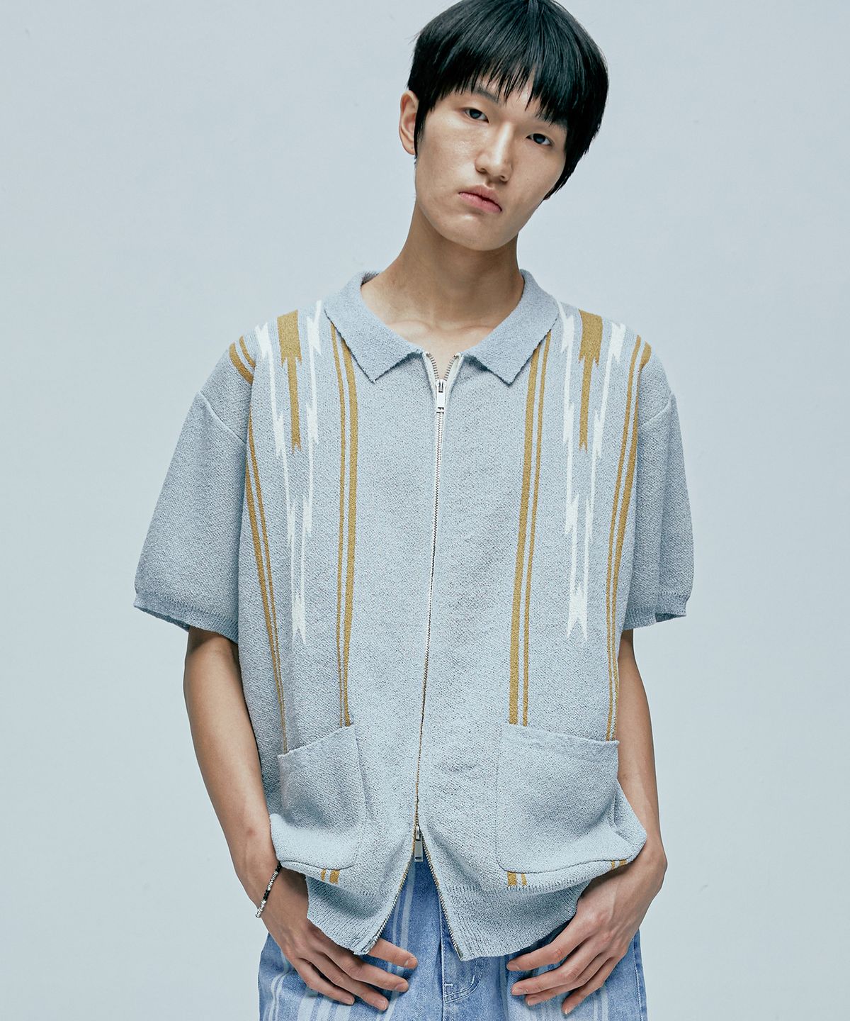 케이엔드(KND) 나바호 부클 니트 하프 가디건 커낼 블루