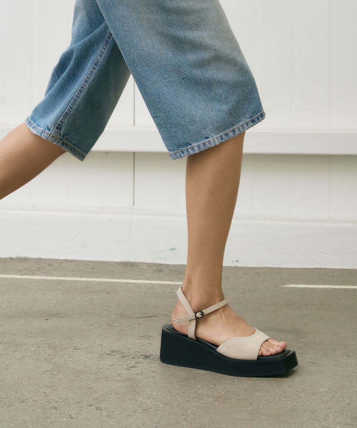 트윗비피(TWVP) 리안 플랫폼 샌들 베이지 Lian Platform Sandals 24S83BE