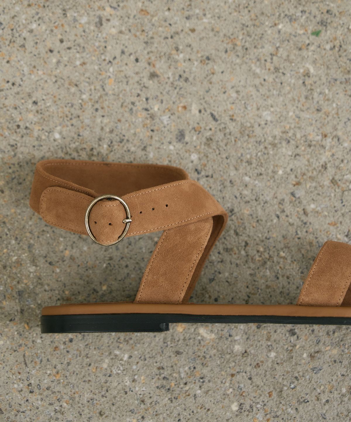 트윗비피(TWVP) 홀터 플랫 샌들 카멜 Haltr Flat Sandals 24S85CA