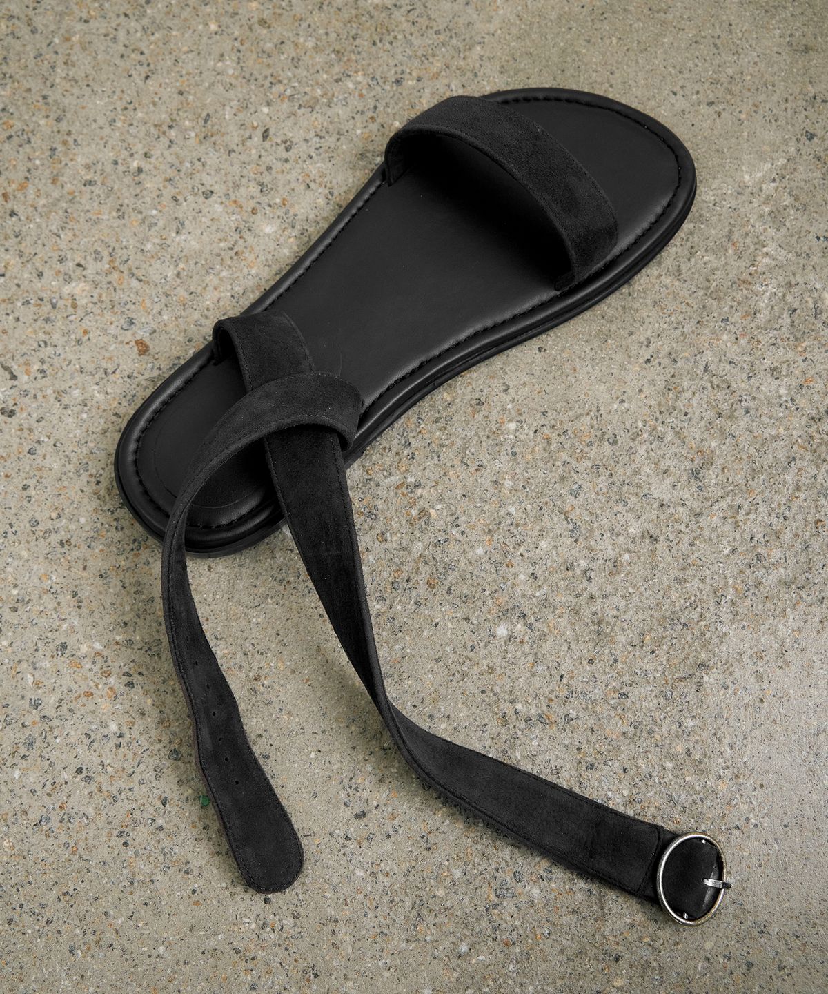 트윗비피(TWVP) 홀터 플랫 샌들 블랙 Haltr Flat Sandals 24S85BK