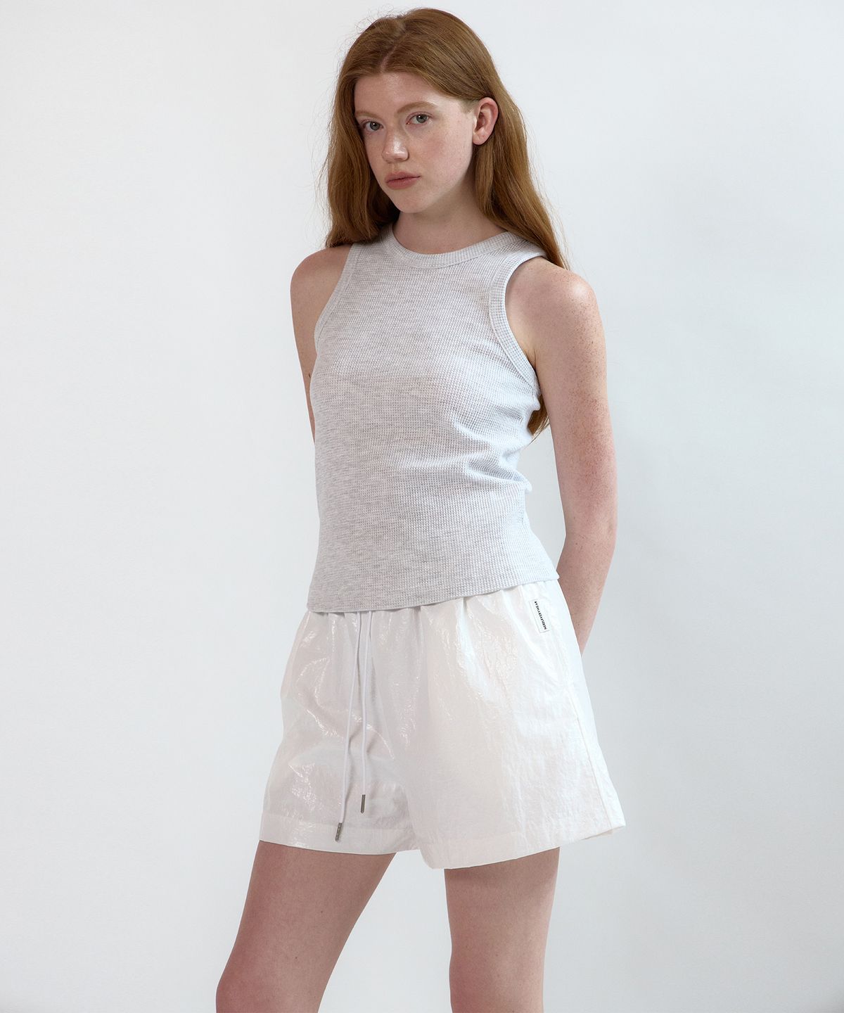 네벨에브리웨어(NEBELEVERYWEAR) Glossy Banding Short Pants (3 Color)