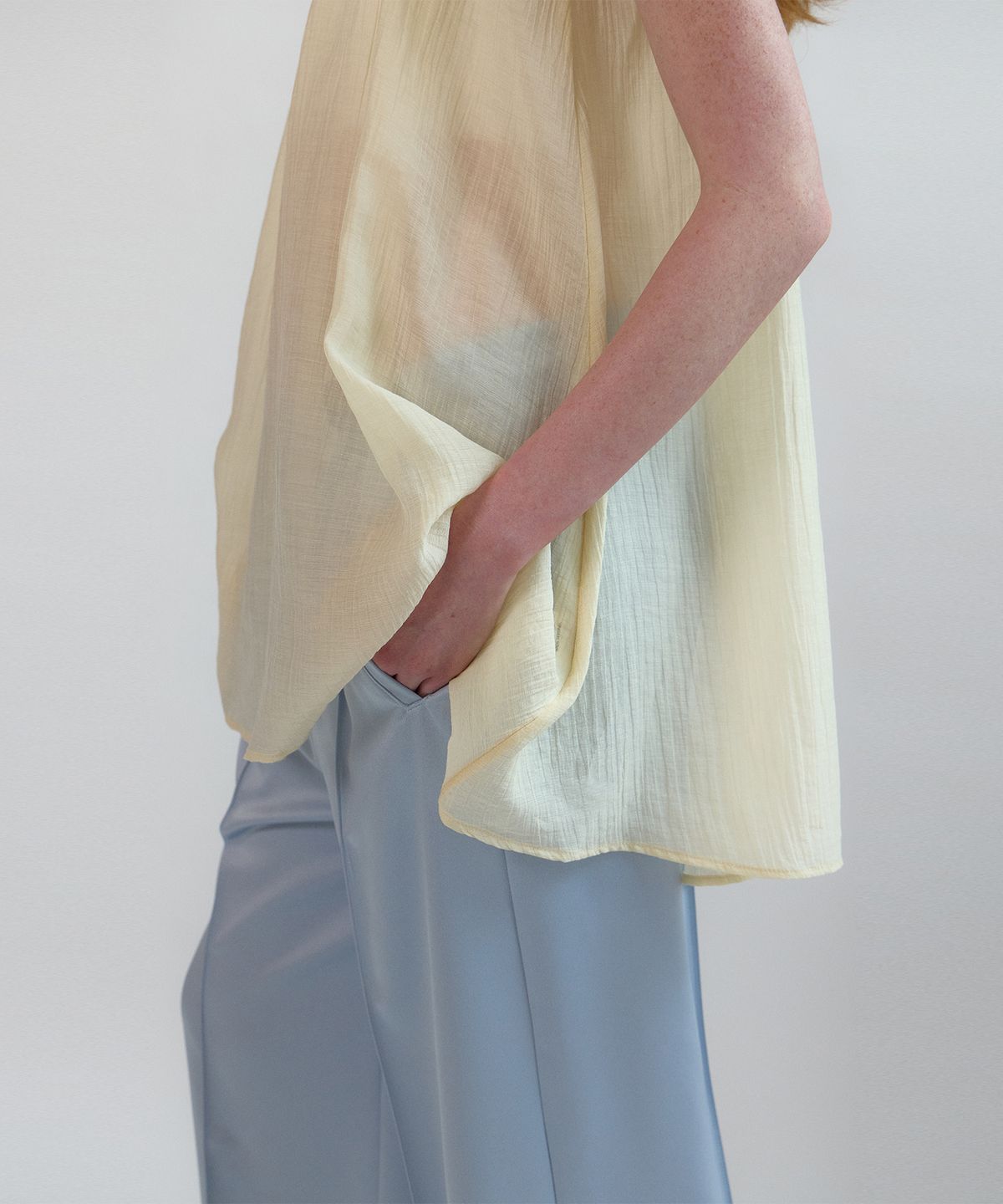 네벨에브리웨어(NEBELEVERYWEAR) Tencel Wrinkle Sleeveless_Cream