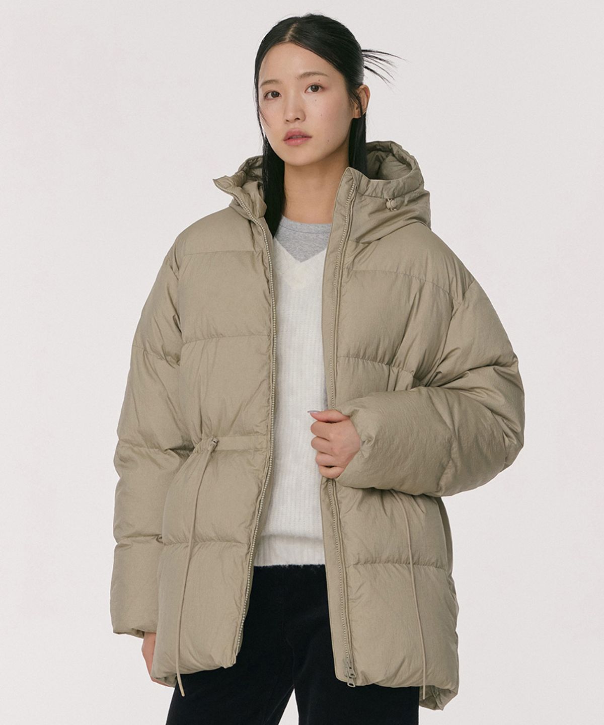 무신사 스탠다드 우먼(MUSINSA STANDARD WOMAN) 우먼즈 브라이트 후디드 미들 다운 재킷 [베이지]