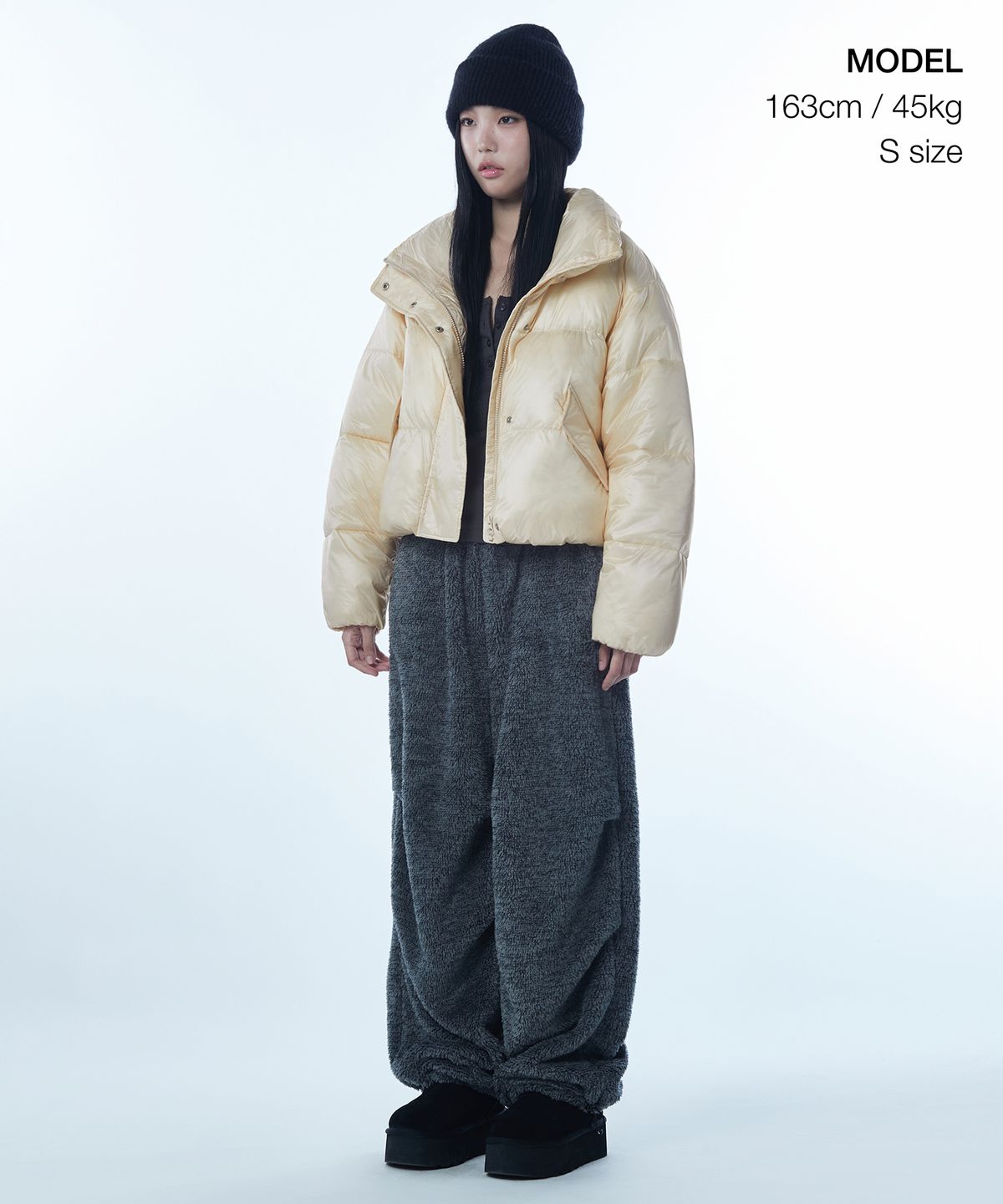 무신사 스탠다드 우먼(MUSINSA STANDARD WOMAN) 우먼즈 데일리 푸퍼 글로시 숏 패딩 재킷 [버터]