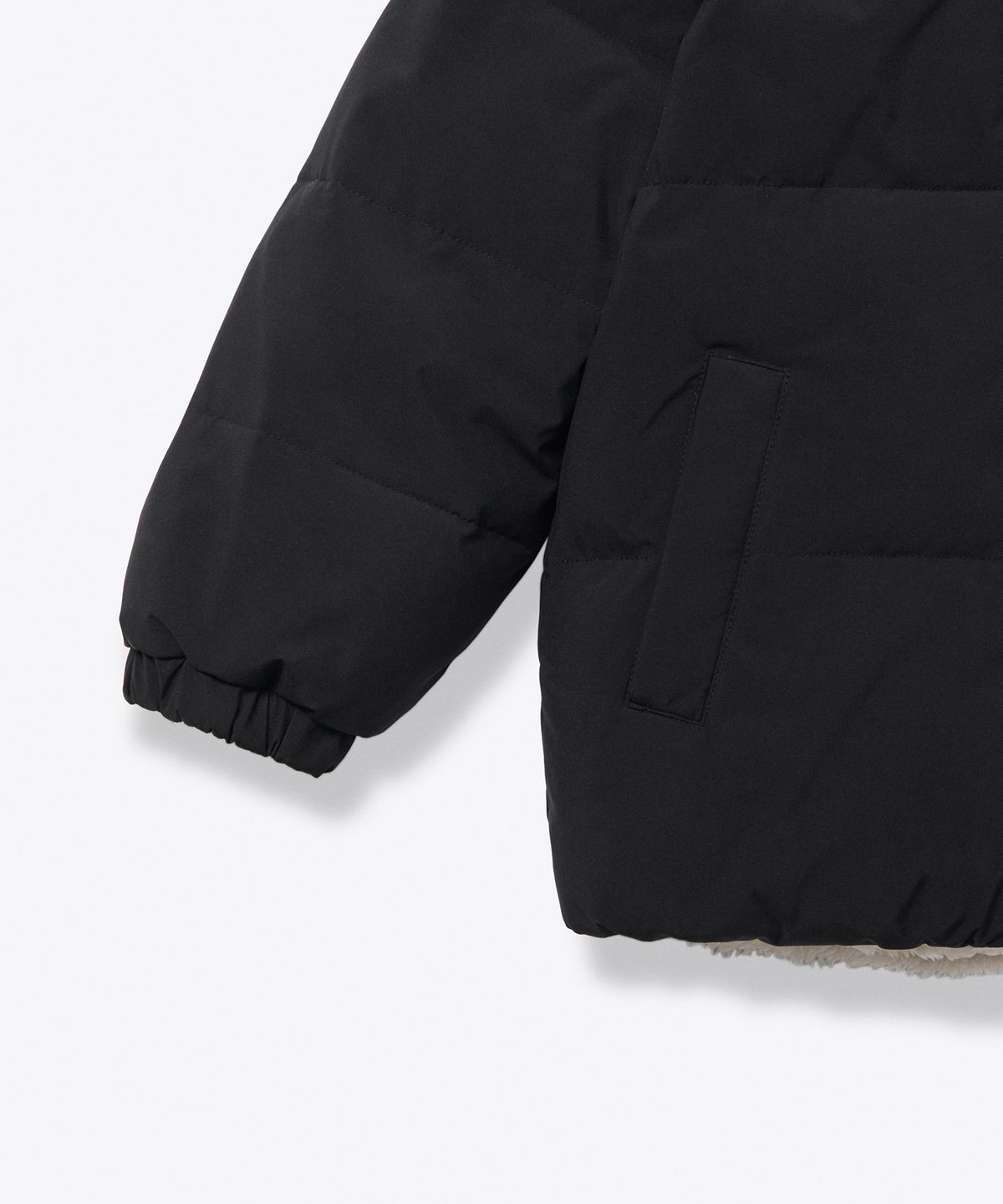 무신사 스탠다드 키즈(MUSINSA STANDARD KIDS) 데일리 푸퍼 리버서블 플리스 후디드 패딩 재킷 [블랙/크림]