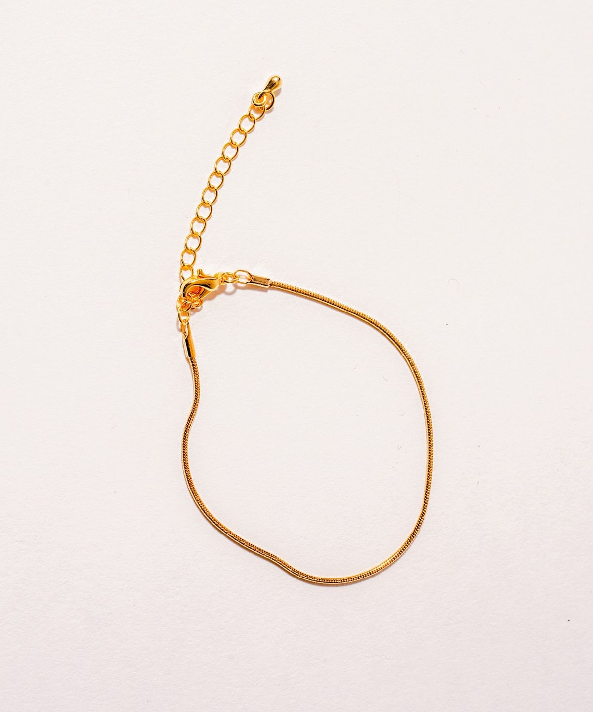 노비스도쿄(NOVICE TOKYO) 심플 내로우 팔찌 Simple Narrow Bracelet / Gold
