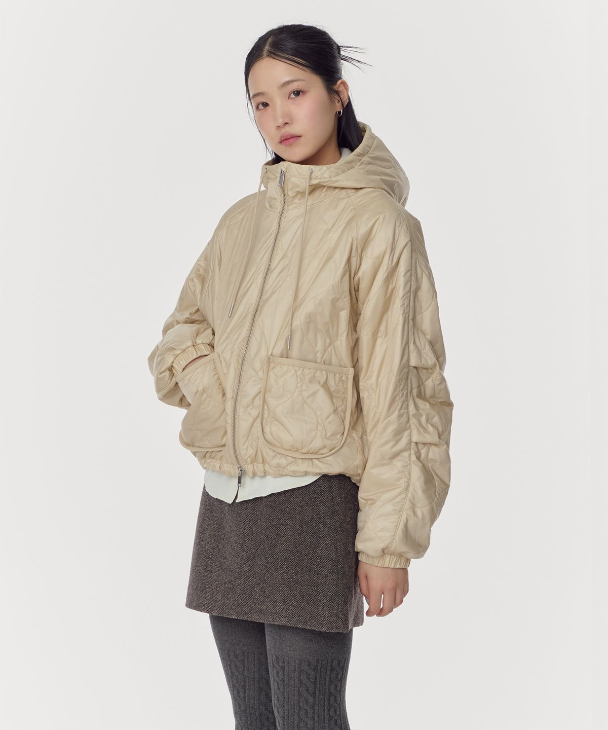 무신사 스탠다드 우먼(MUSINSA STANDARD WOMAN) 우먼즈 글로시 어니언 퀼티드 후드 패딩 재킷 [베이지]