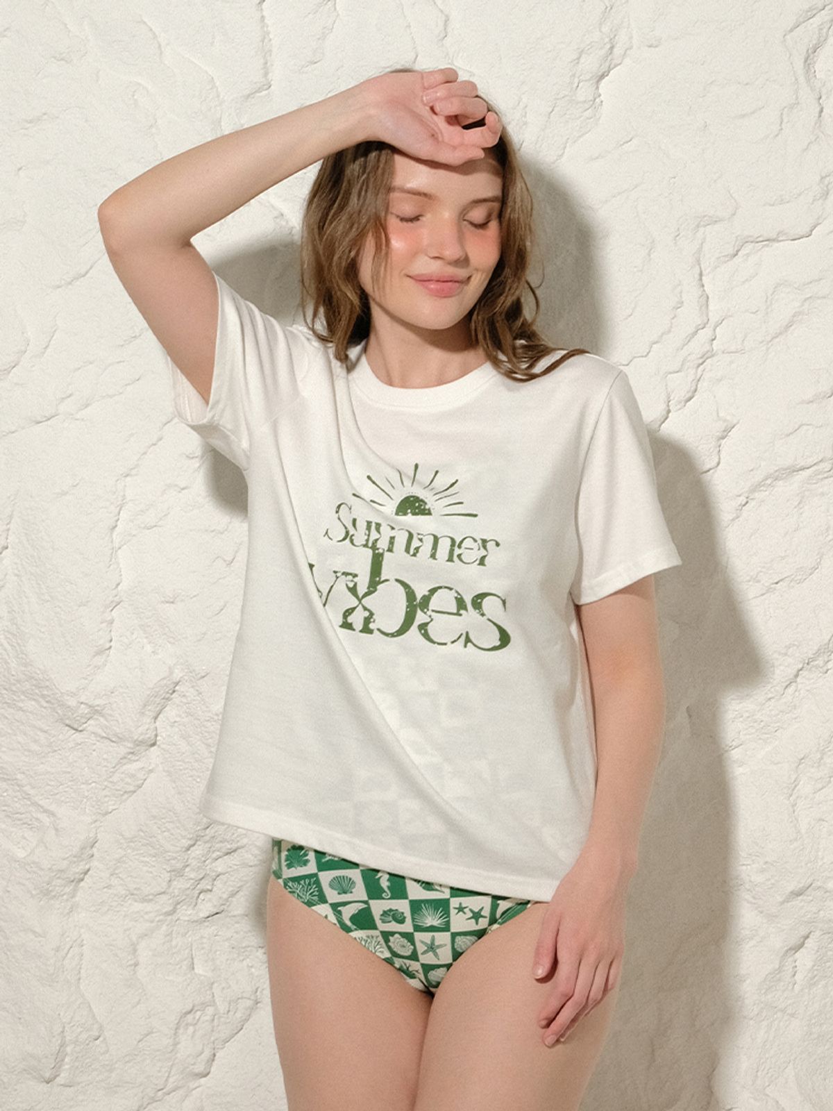 파인베이(FINEBAY) Summer Vibes Green Semi Crop T-shirt
