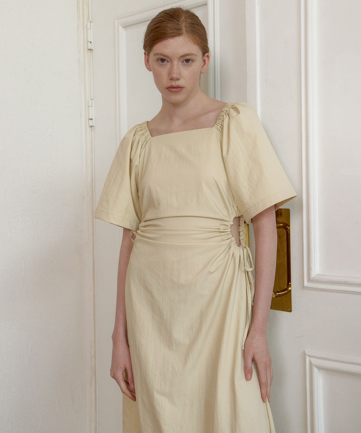 네벨에브리웨어(NEBELEVERYWEAR) Volume Shirring Dress_Butter Beige