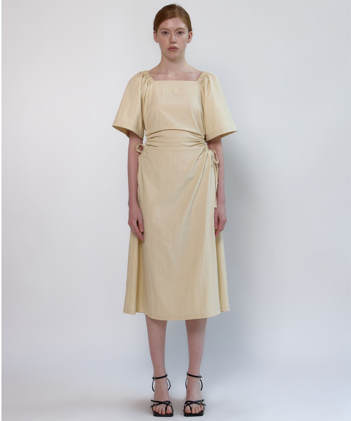 네벨에브리웨어(NEBELEVERYWEAR) Volume Shirring Dress_Butter Beige