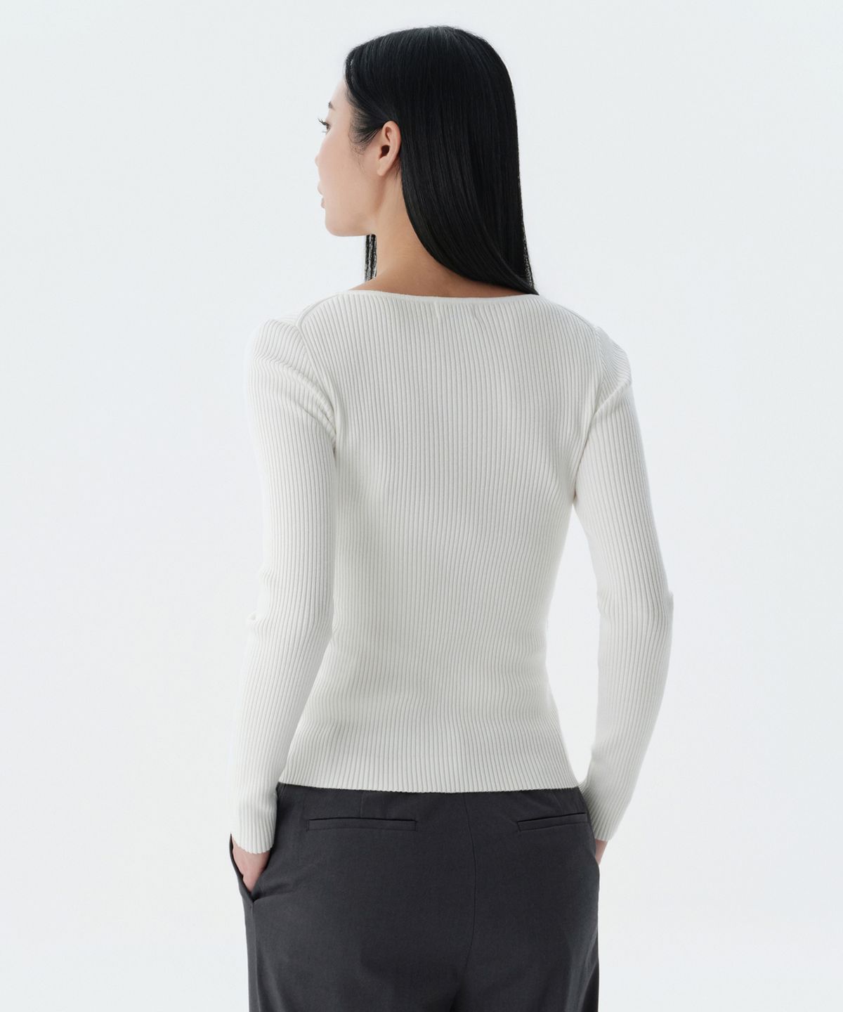 무신사 스탠다드 우먼(MUSINSA STANDARD WOMAN) 우먼즈 리브드 슬림 스퀘어 넥 니트 [아이보리]