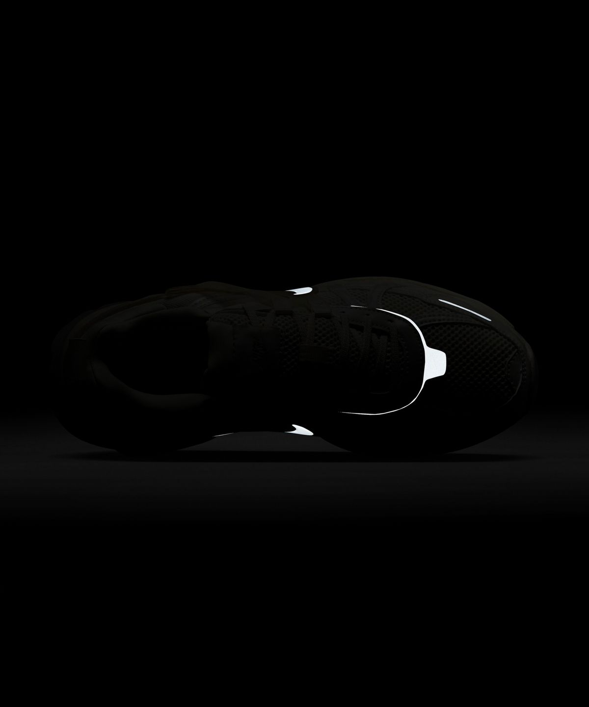 나이키(NIKE) V2K 런 W - 페일 아이보리:코코넛 밀크:샌드 드리프트:라이트 스모크 그레이 / HQ1512-110