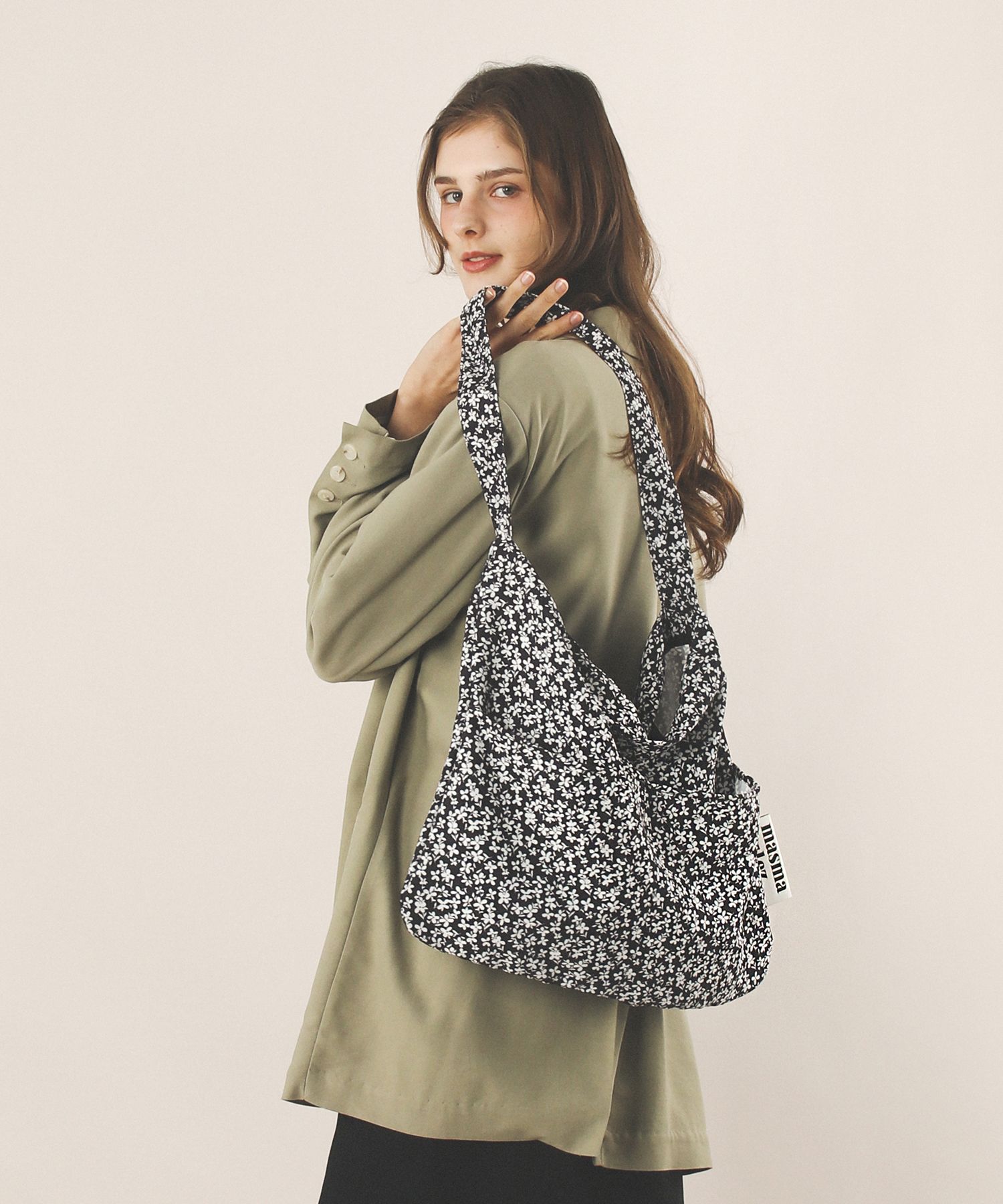 MUSINSA | MASMARULEZ Rabbit eco bag_Black flower