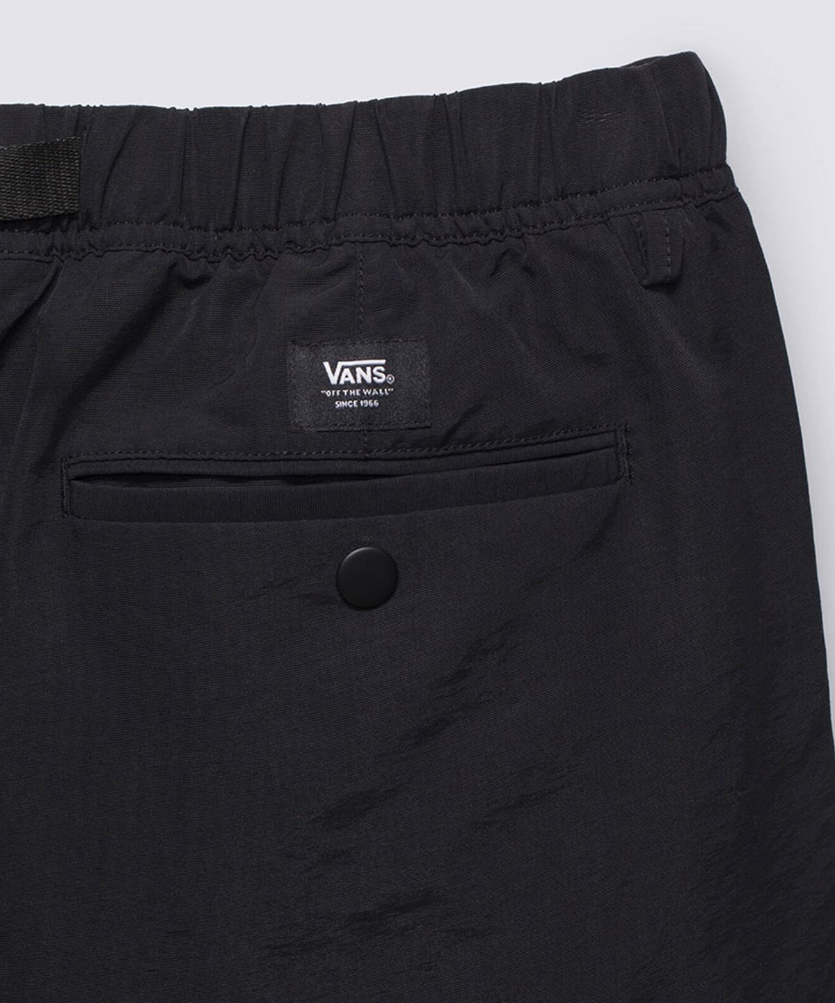 반스(VANS) 레인지 나일론 루즈 테이퍼드 팬츠 - 블랙 / VN000G6DBLK1