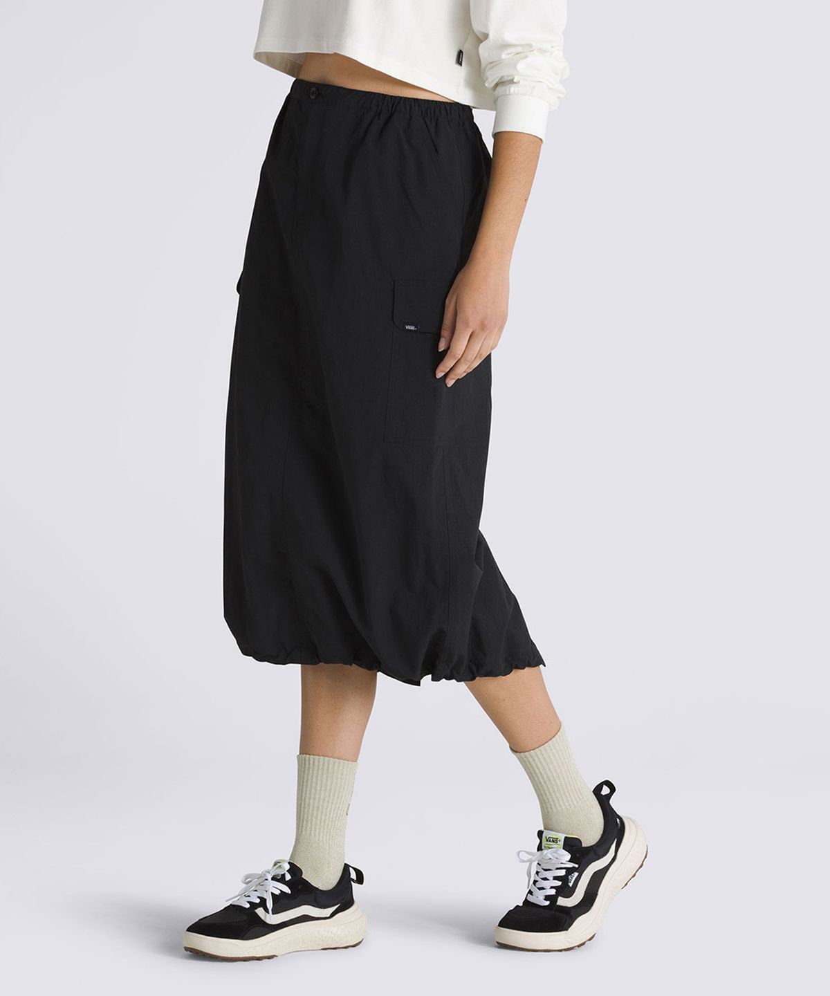 반스(VANS) 라일리 파라슈트 카고 스커트 - 블랙 / VN000HQBBLK1