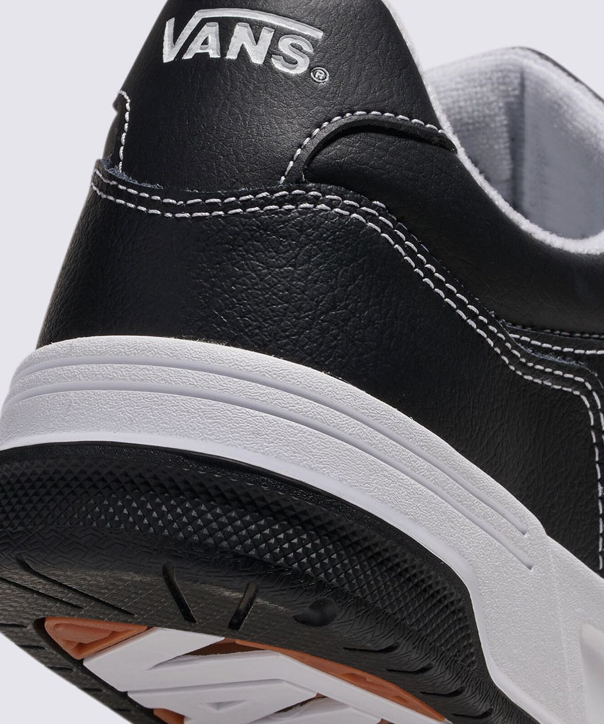 반스(VANS) 업랜드 - 블랙:화이트 / VN000D25BZW1
