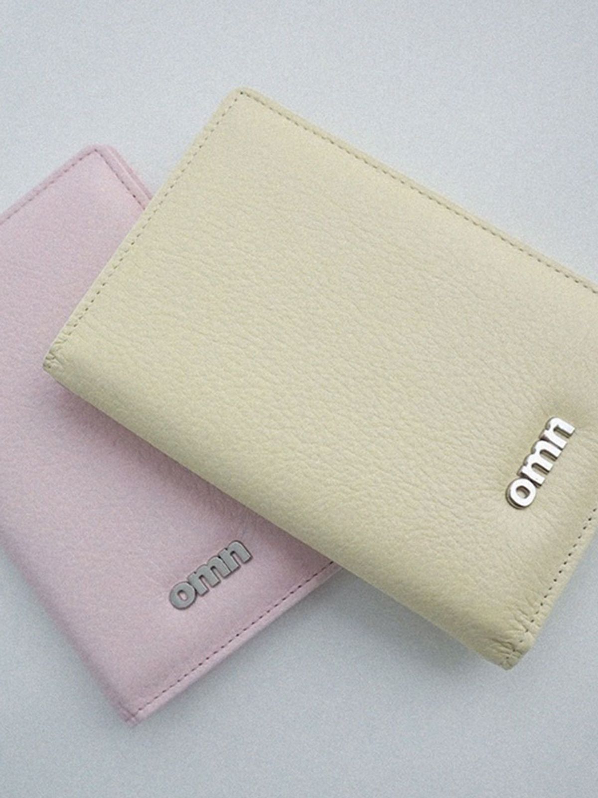 옴니포턴트(OMNIPOTENT) [Anti-Skimming]Memory passport wallet _Starwberry milk
