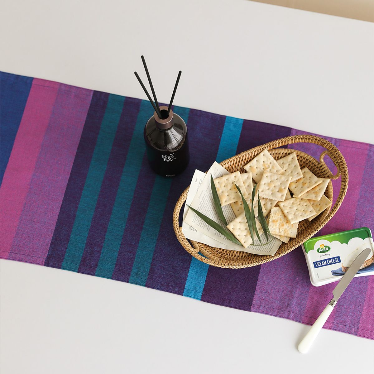 오리고(ORIGO) 테이블 러너 오가닉코튼 델피니움