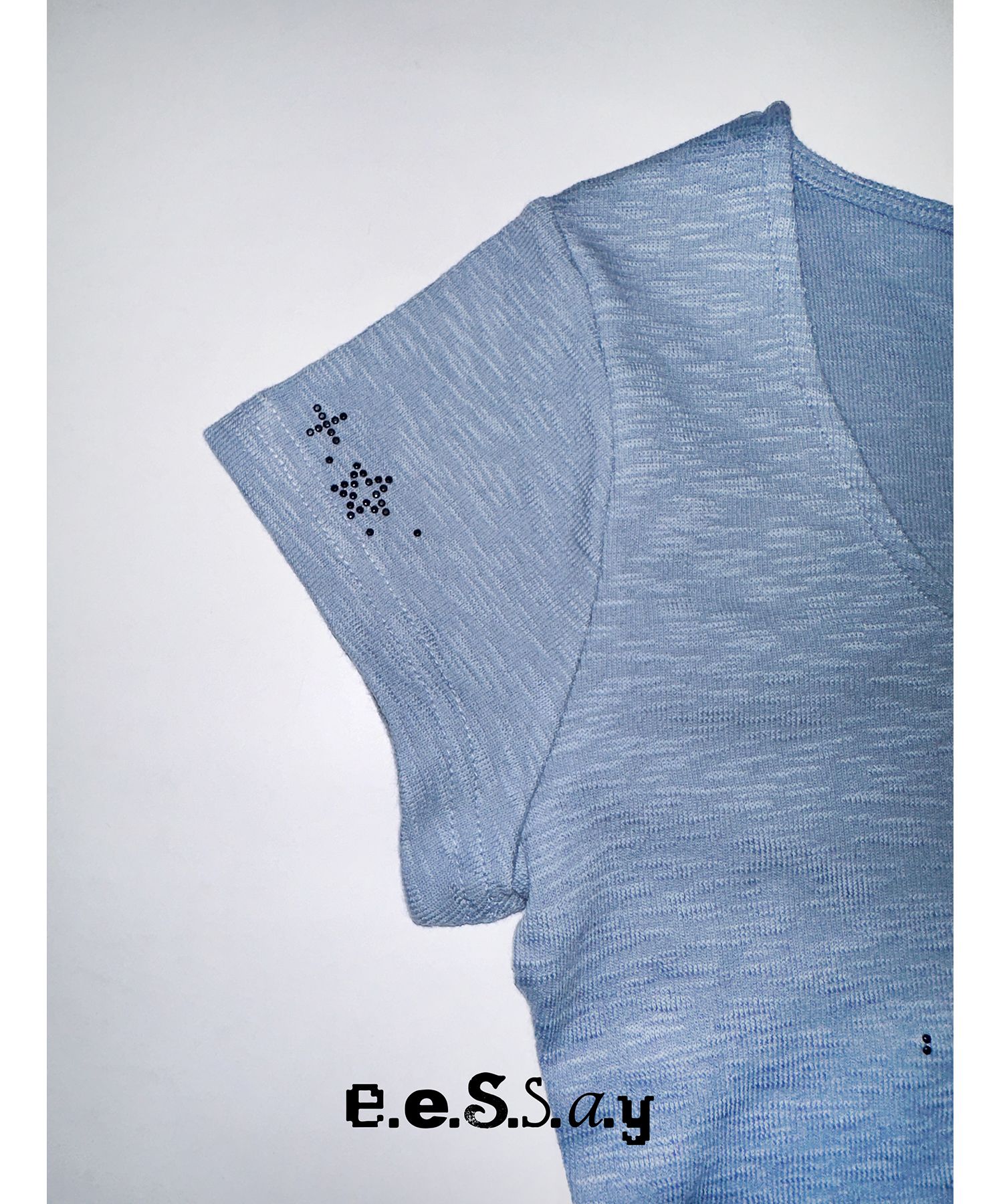 EESSAY dolphin T-shirt ギュビン サクラ着用 - メルカリ