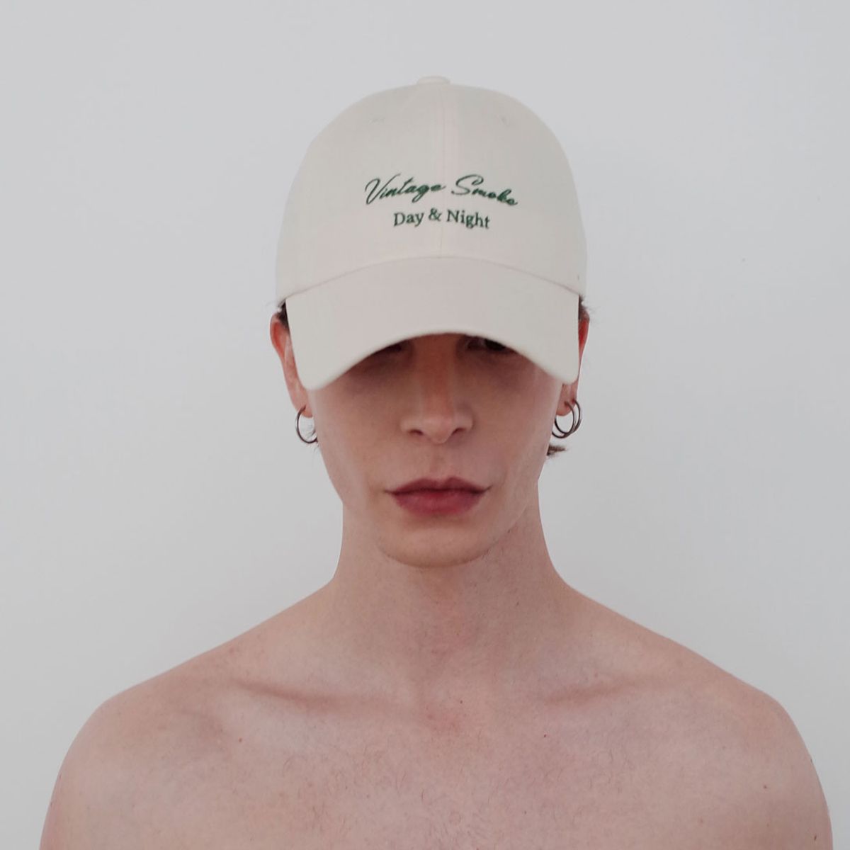 빈스모크(VINSMOKE) LETTERING BALLCAP [Ivory] SOFT