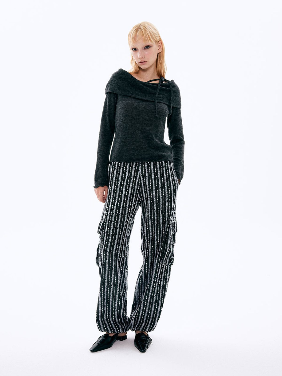 비수스(VISUS) LACE DENIM PARACHUTE PANTS_BLACK