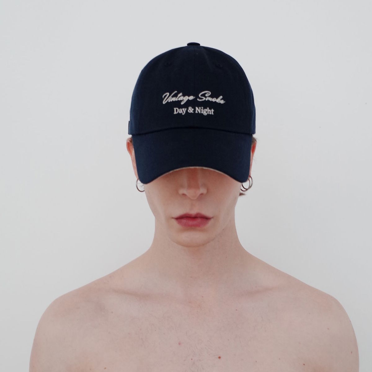 빈스모크(VINSMOKE) LETTERING BALLCAP [NAVY] SOFT