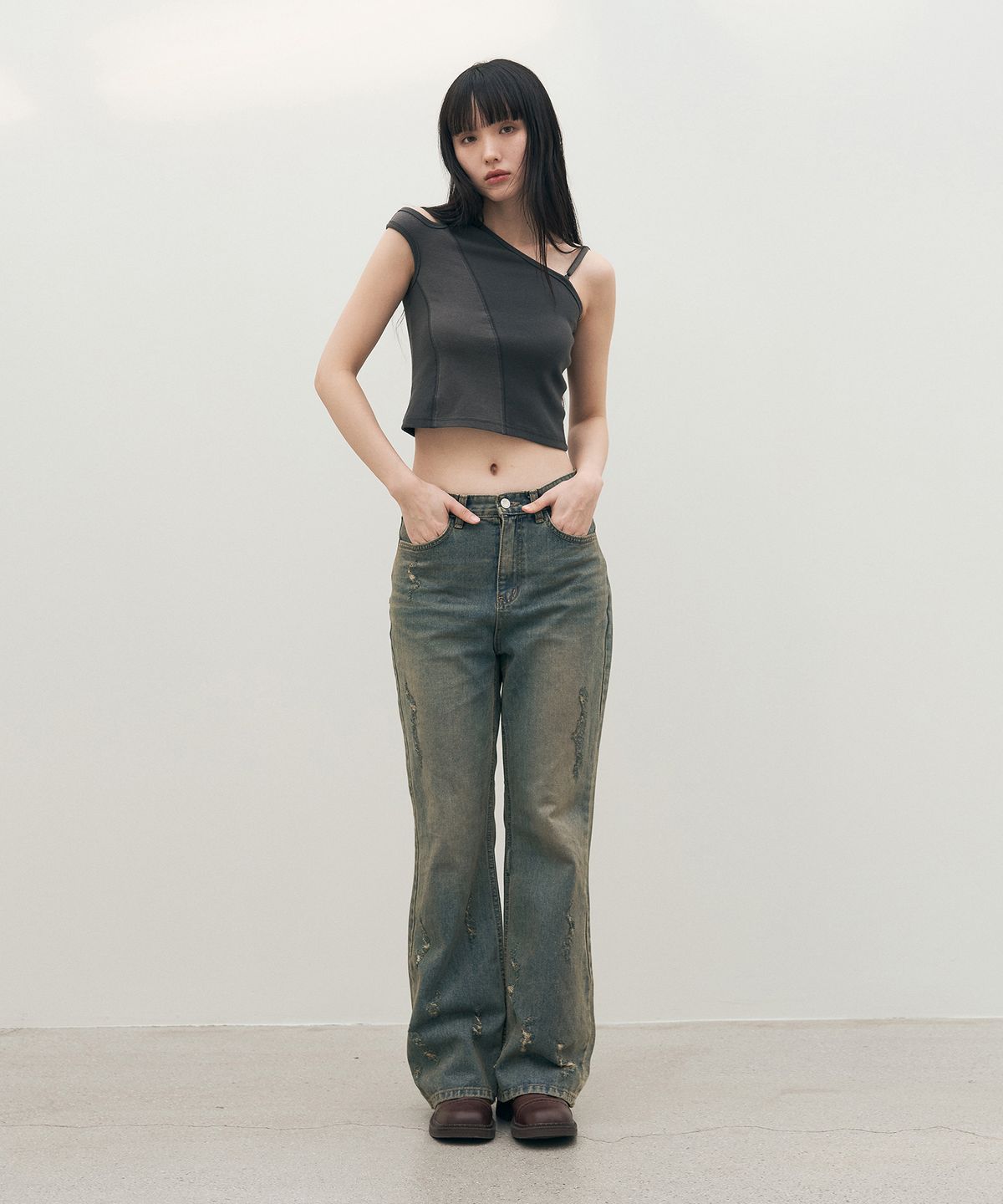 시스에이(SIS A) 라인 슬리브리스 [khakigray]